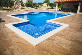 Villa Luisa für bis zu 8 Personen mit Pool, Klima, Grill, Tischtennis, Boccia